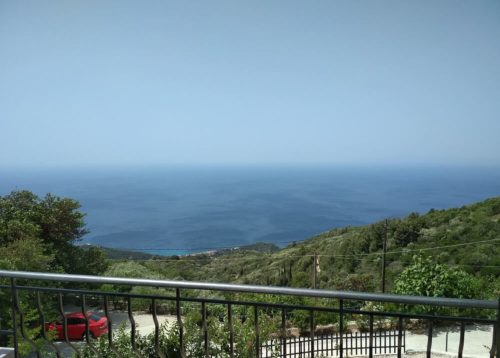 Μαγευτική θέα του Ιουνίου Πελάγους από τη Natura Villas Λευκάδας
