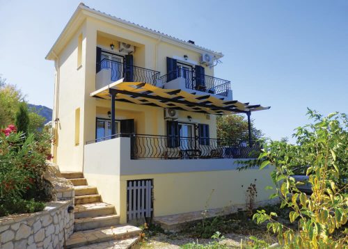 Ο περιβάλλων χώρος της Natura Villa στη Λευκάδα